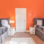*king Bed* Luxury Centre House * Barrow-in-Furness